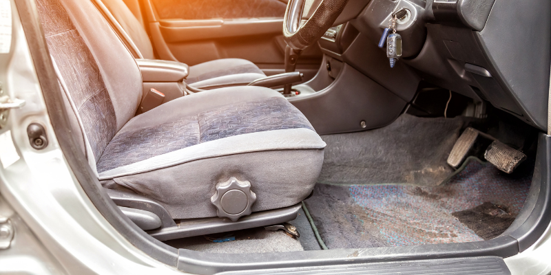 O que acontece quando você não faz a higienização interna do carro regularmente?