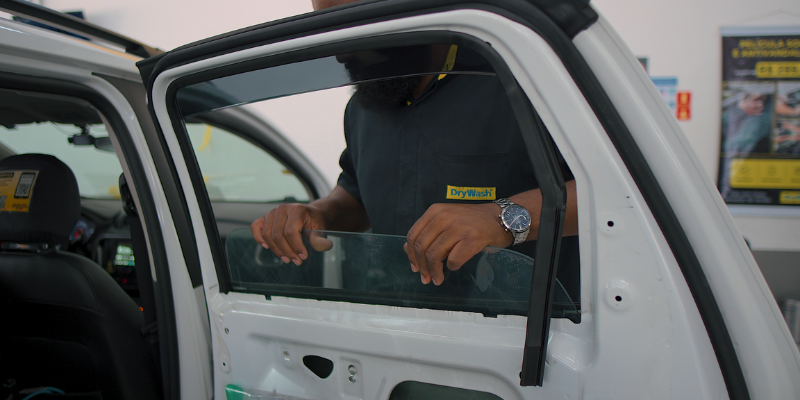 Película antivandalismo em detalhes: espessuras PS4 a PS16 e como escolher a ideal